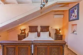 Amoret Hotel 3*