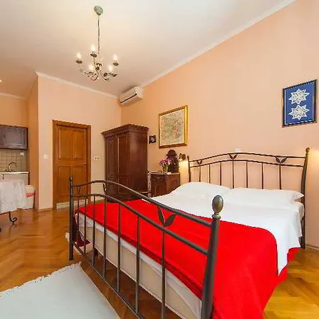 Amoret Hotell 3*